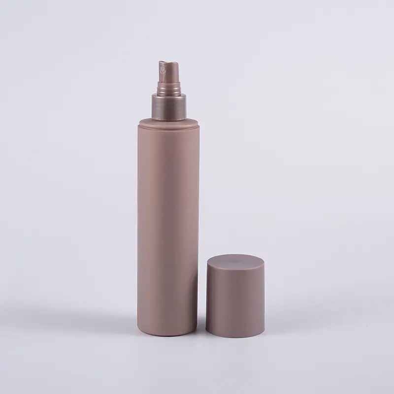 Viacfarebná čistiaca fľaša Soft Touch okrúhleho tvaru 250 ml s plastovou pumpičkou Viacfarebná čistiaca fľaša Soft Touch okrúhleho tvaru 250 ml s plastovou pumpičkou
