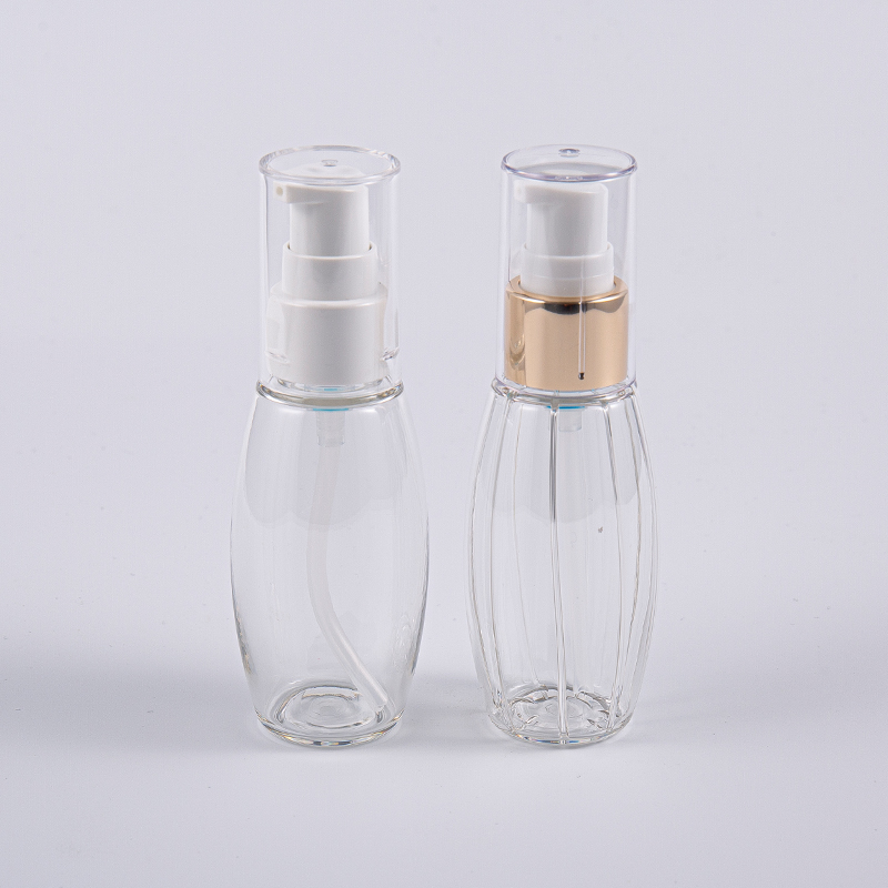 Na cestovanie použite 50 ml PETG fľaštičku v tvare gule s pumpičkou Na cestovanie použite 50 ml PETG fľaštičku v tvare gule s pumpičkou