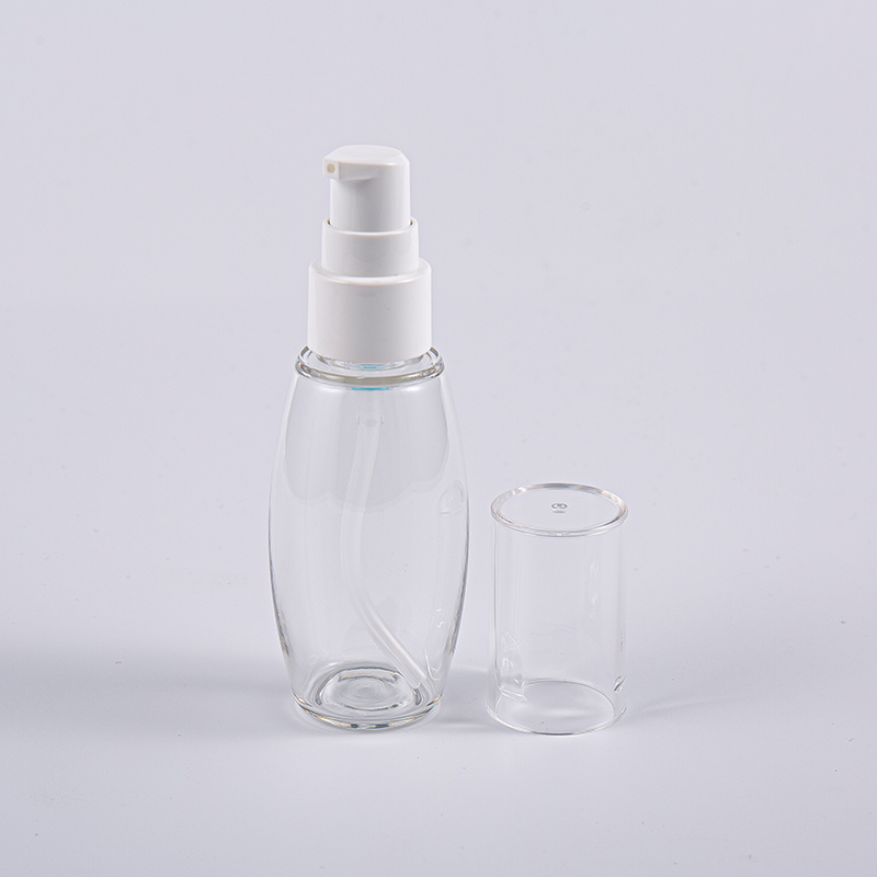 Na cestovanie použite 50 ml PETG fľaštičku v tvare gule s pumpičkou Na cestovanie použite 50 ml PETG fľaštičku v tvare gule s pumpičkou