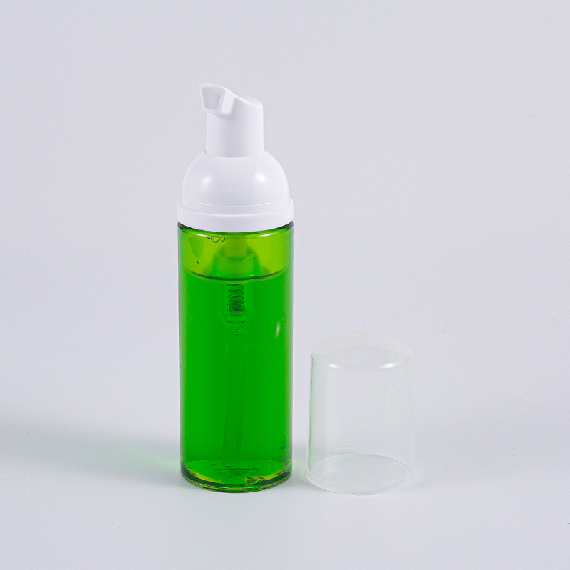 50 ml dávkovacieho penového čistiaceho prostriedku na tvár alebo odstraňovača make-upu