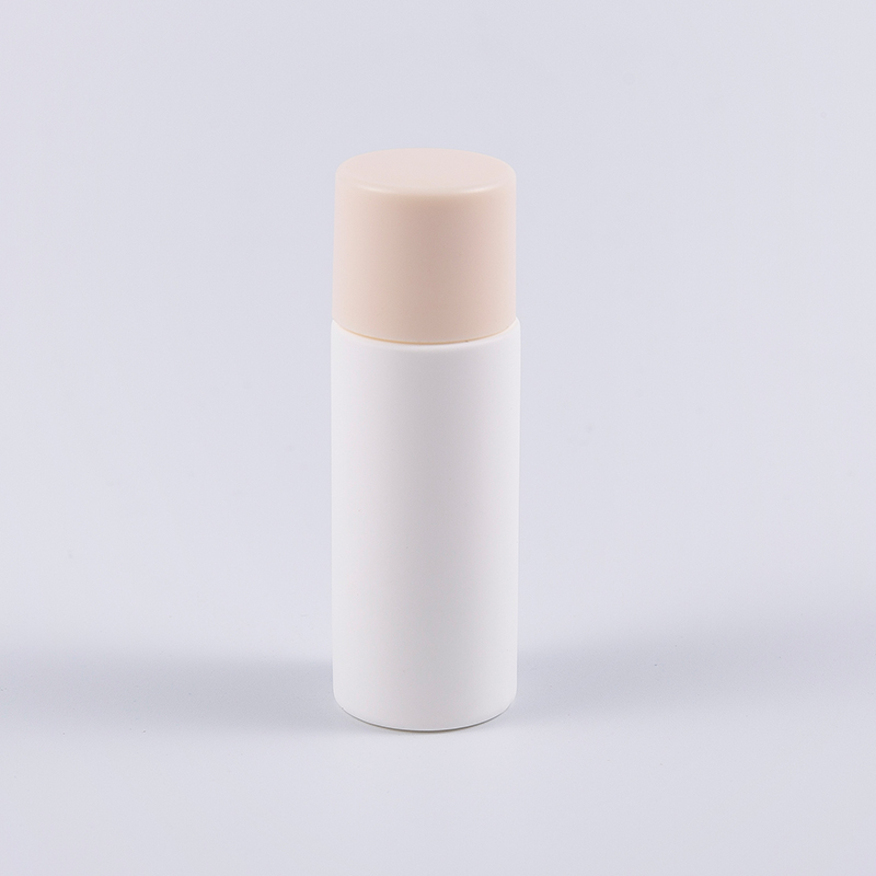 10 ml PE fľaštička na zmäkčujúce mlieko s vyklápacím uzáverom Kompaktná cestovná kozmetická nádobka na starostlivosť o pleť a toner